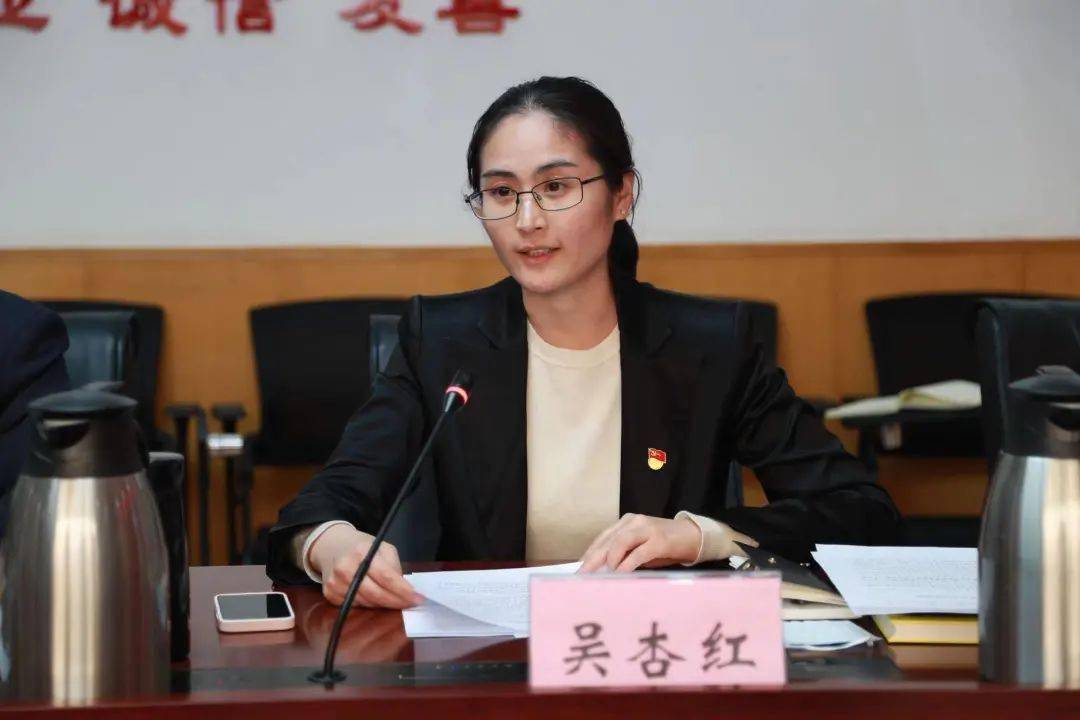 海淀区房管局党组书记,局长辛果,区房管局住房保障事务中心主任朱丽娜