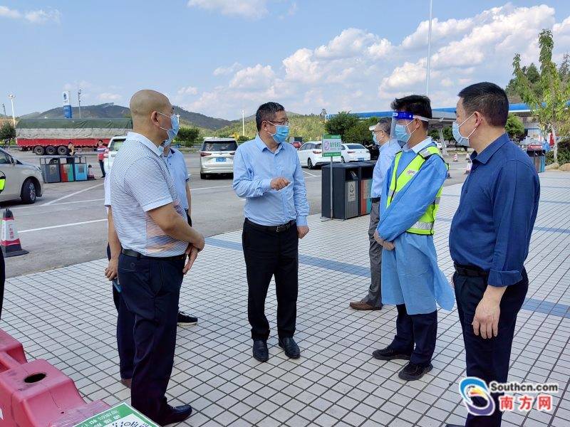 广东交通集团董事长邓小华检查督导服务区疫情防控工作
