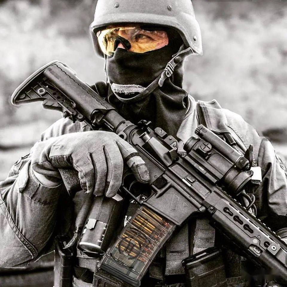 【猛汉fred mastison图集】独特味道的玩枪老男人