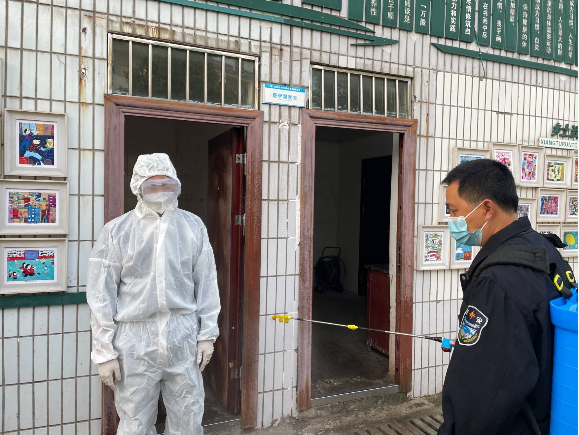 筑牢校园防疫墙合川区码头小学开展应急演练