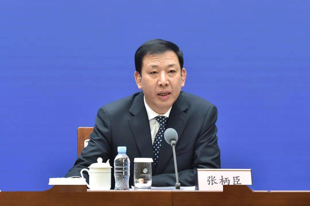 张柄臣:体育场馆是为广大群众提供健身服务的场所,同时也是容易形成