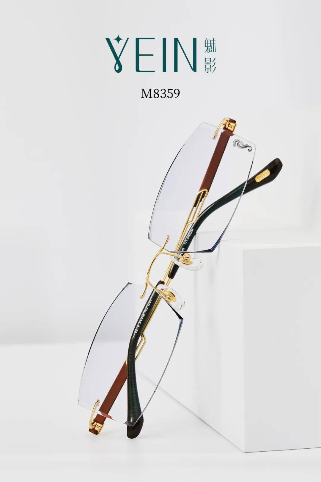 排版:潘炜编审:王丽娟文章/图片来源:魅影钻石切边眼镜返回搜狐,查看