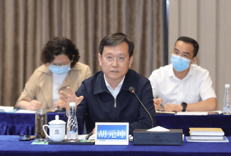 眉山市委书记胡元坤一行莅临通威座谈交流