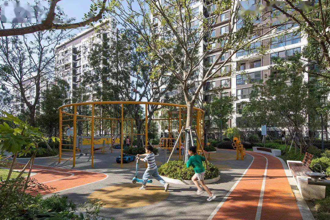 社区的儿童活动场地内卷起来了别再只放个滑梯敷衍了事