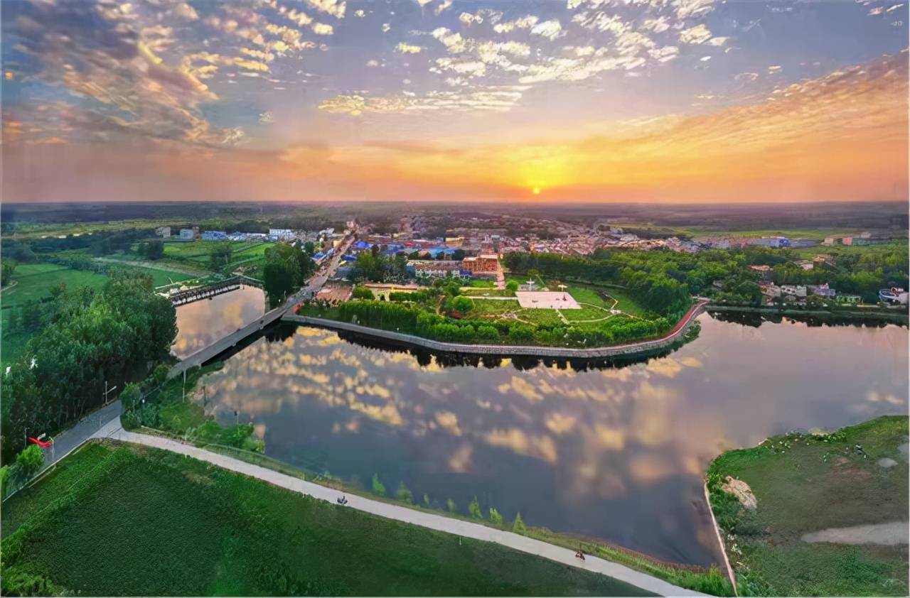 河南新野人居环境整治让王集镇靓起来绿起来美起来