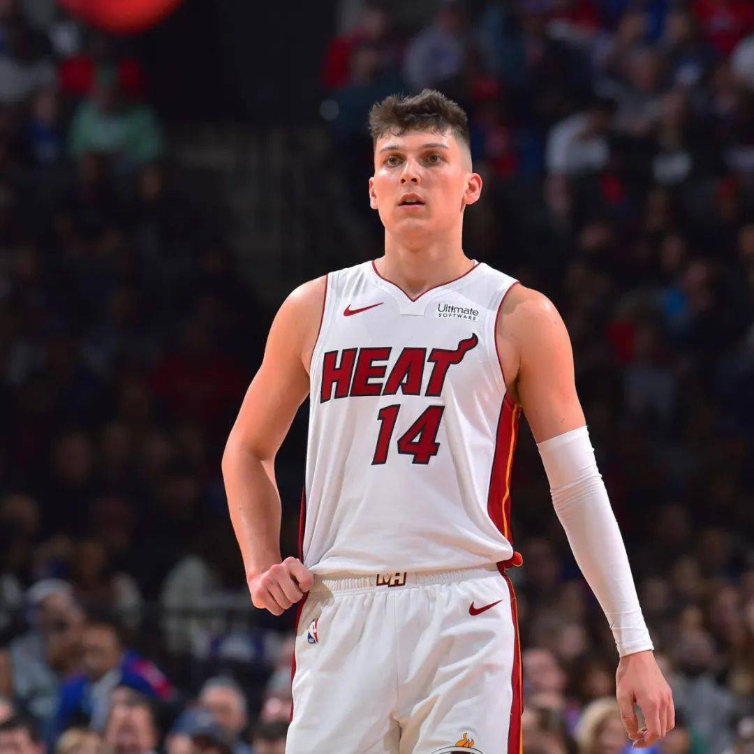 成为了NBA 球星 Tyler Herro 进军时尚圈！