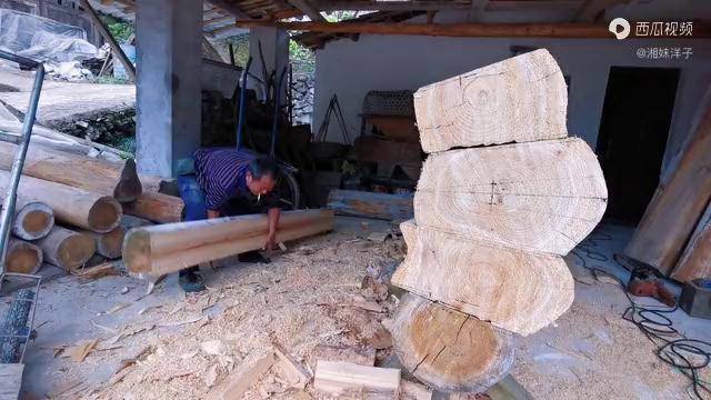 洋爸给亲家做棺木盖子结构做成鸳鸯榫卯据说这样设计更牢固