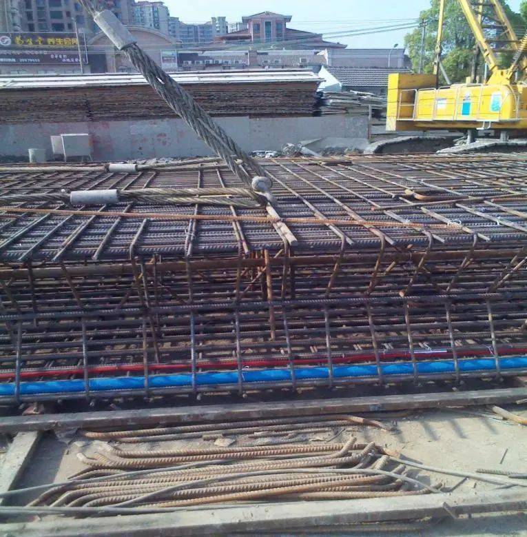 难得一见！地连墙钢筋笼吊装施工全流程详解_mm_基坑_场地