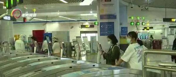 昆明地铁“刷脸乘车” 全覆盖！过闸无需摘口罩！