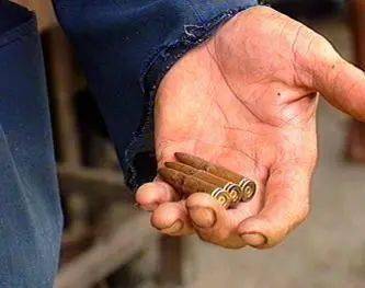 事发伊川救援队帮群众打捞手机结果意外打捞出一袋子弹