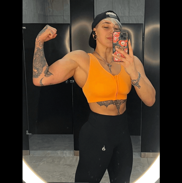 boom亚当科尔布朗阿里:早上好阿里莫里森:949006莫里森道夫:wwe