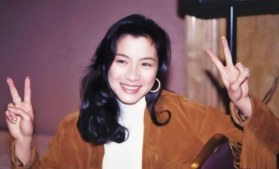 晒素颜照略显疲惫,疑为宣传新电影中招_社交_媒体_潘迪生