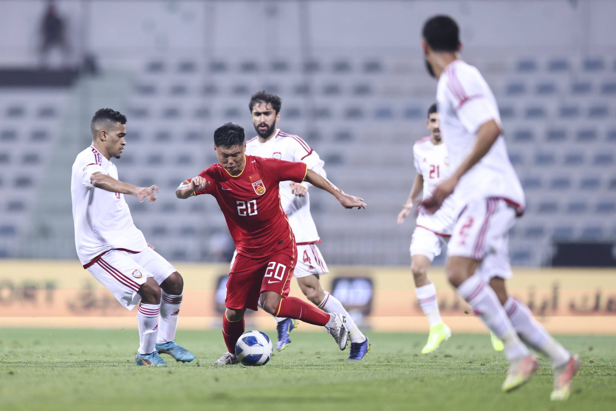 方面|U23国足0-1阿联酋：做到了敢拼敢抢，但缺乏比赛经验