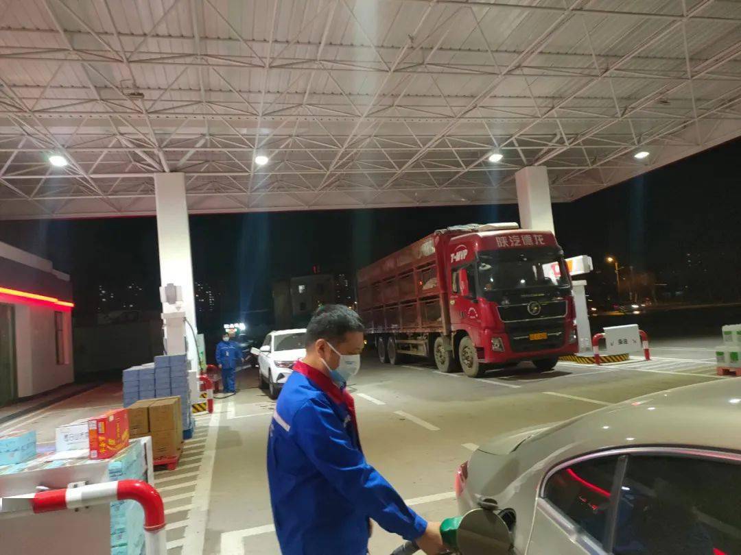 加油站服务提升百日竞赛南宫经营部走心服务留客户