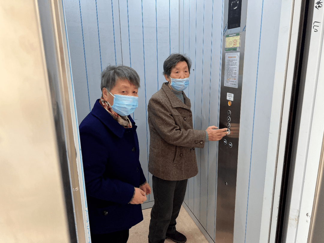 舟山又一幢老居民楼的电梯,装好了!