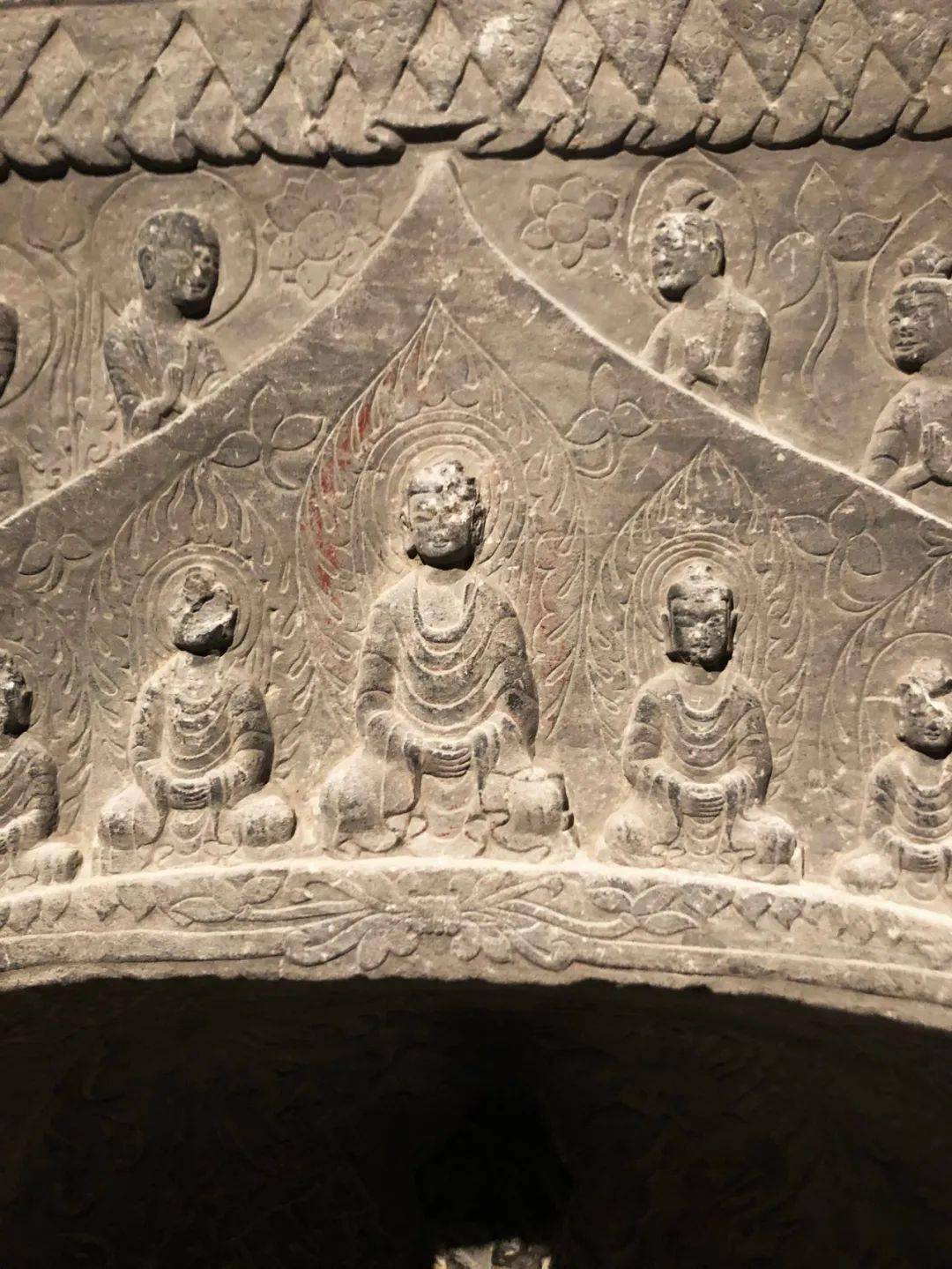 北魏孝昌元年弥勒造像碑精赏上篇刘海龙分享河南博物院佛造像系列