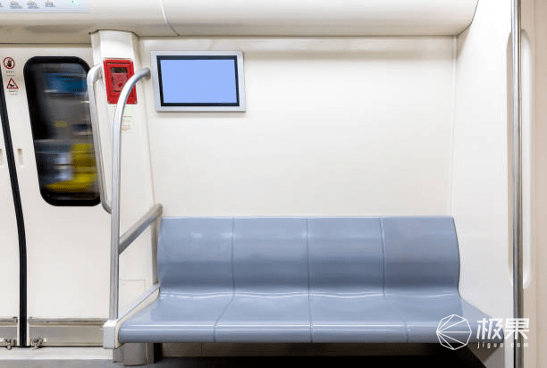 荣耀耳机卷疯了！音质、降噪、快充多方位碾压，隐藏buff吸睛满分