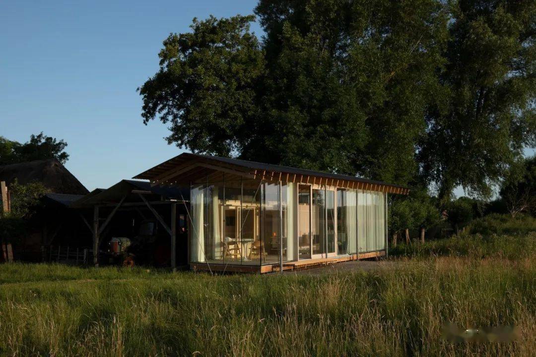 独特的农场透明小木屋,融合自然与人文的当代建筑语言_小屋_空间_屋顶