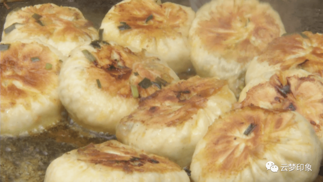 云梦美食舌尖上的古镇小吃水汽包子