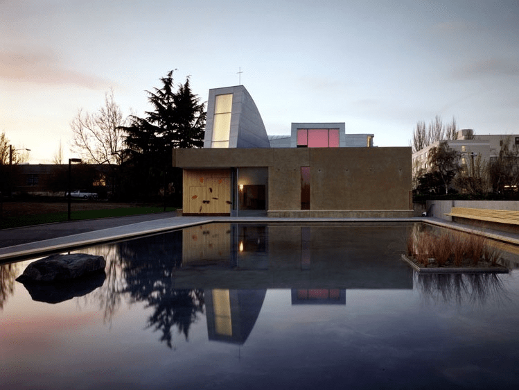 是斯卡帕建筑中体现出的迷人光感使他领悟了如何去创造动人的空间之光