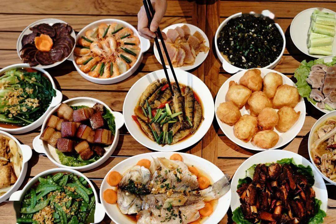 选1间1晚;【享】次日双人早餐;【享】中式乡野晚餐2人份(配餐制,每日