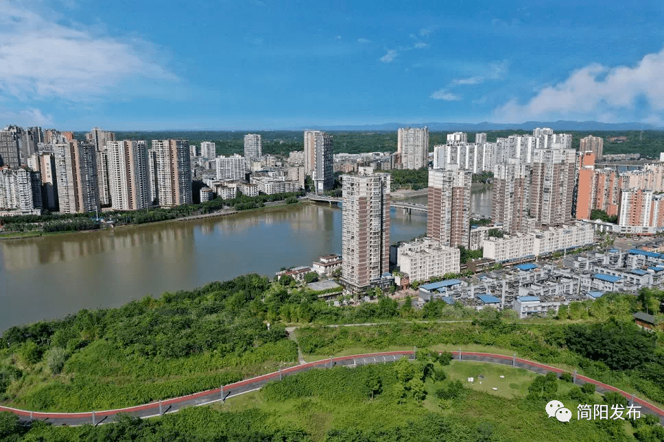 简阳正在成都东部加速呈现现代产业新城
