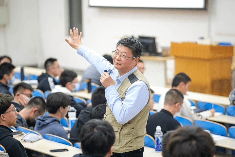 航空科学大观|杨超教授“设计的魅力”课程顺利开展_飞机_梦想_蓝天上