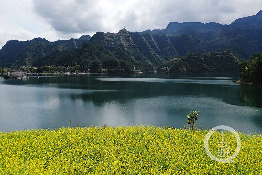 島,峽諸風光於一體的高山淡水堰塞湖,也是國內保存最完整的一處古地震