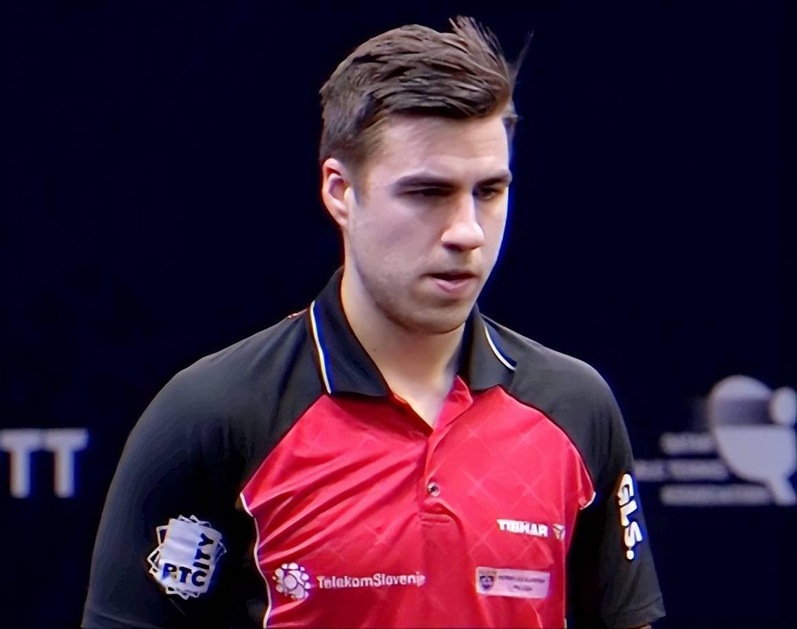 许昕接班人3-0横扫强敌,对手曾在奥运会淘汰张本智和_薛飞_达科_直拍