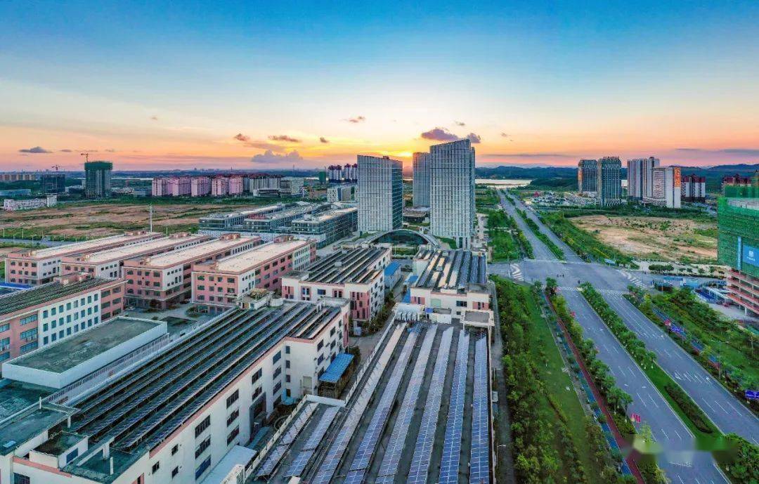 礼赞中马两国双园10周年两两相宜