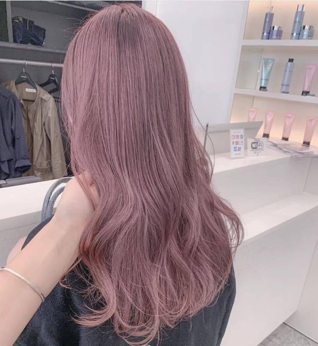 少女樱花粉发色