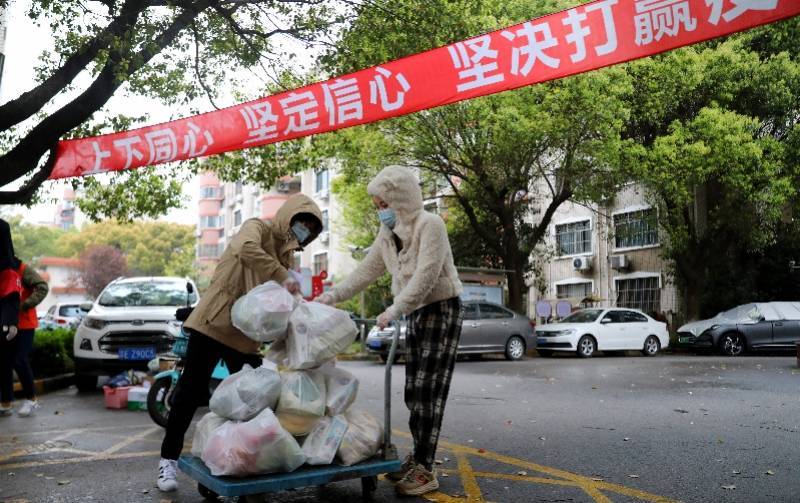 组图直击：4月1日起，上海浦西地区封控，全面展开核酸筛查