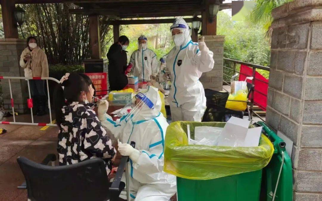 望城区千名青年雷锋志愿者投身疫情防控工作一线