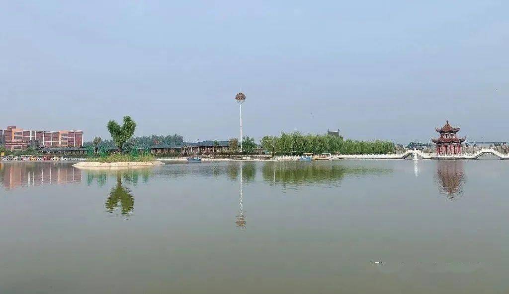 黄儿营新时代教育实践基地坐落在宁晋县贾家口镇黄儿营西村村南.