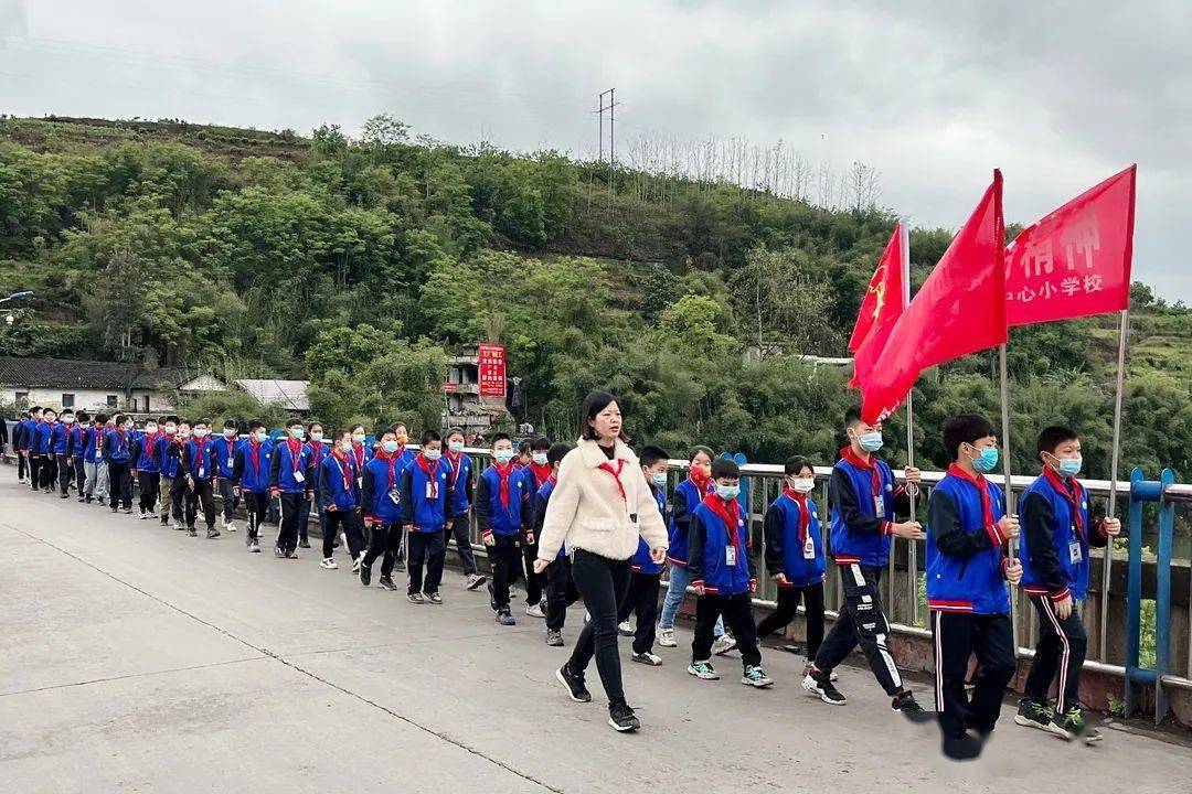 图为现场拍摄照片图为现场拍摄照片图为现场拍摄照片珙县珙泉镇中学