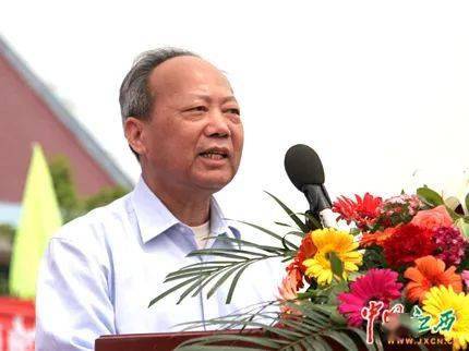 彭崑生:1953-1959年平川就读,十四届中央候补委员,江西省省委原常委