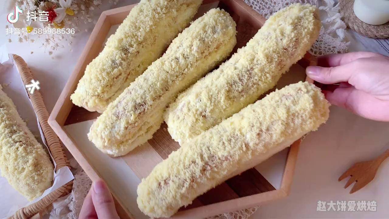 只怪它心太软这款面包放三天依然柔软好吃到都舔手指了抖音美食创作人