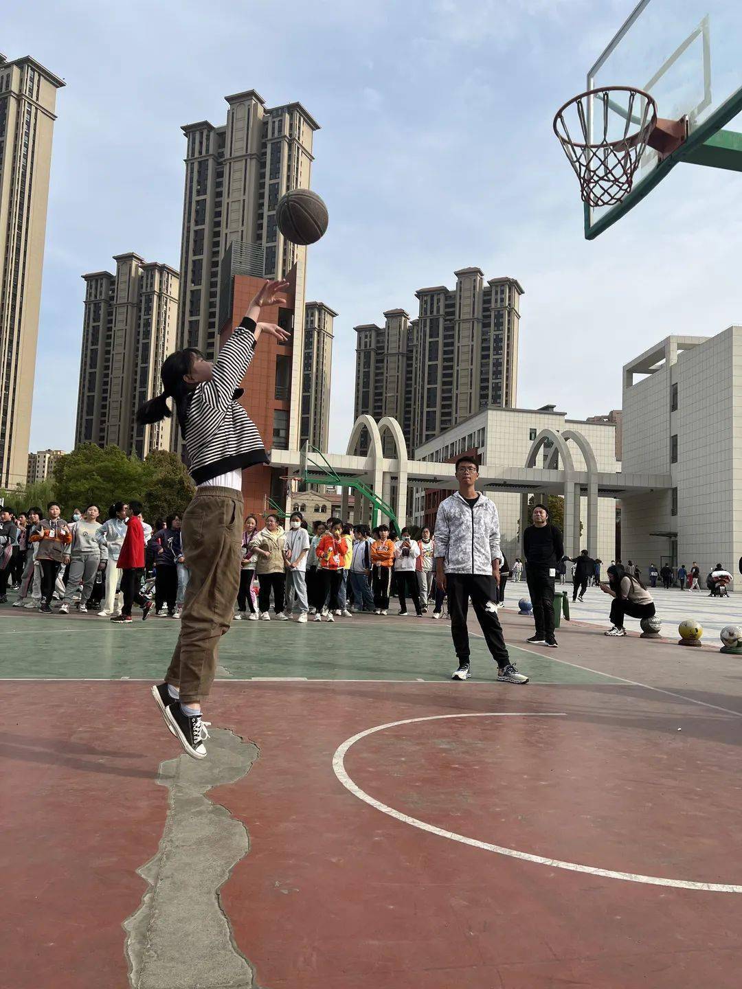 最是一年春好处定点投篮秀风采