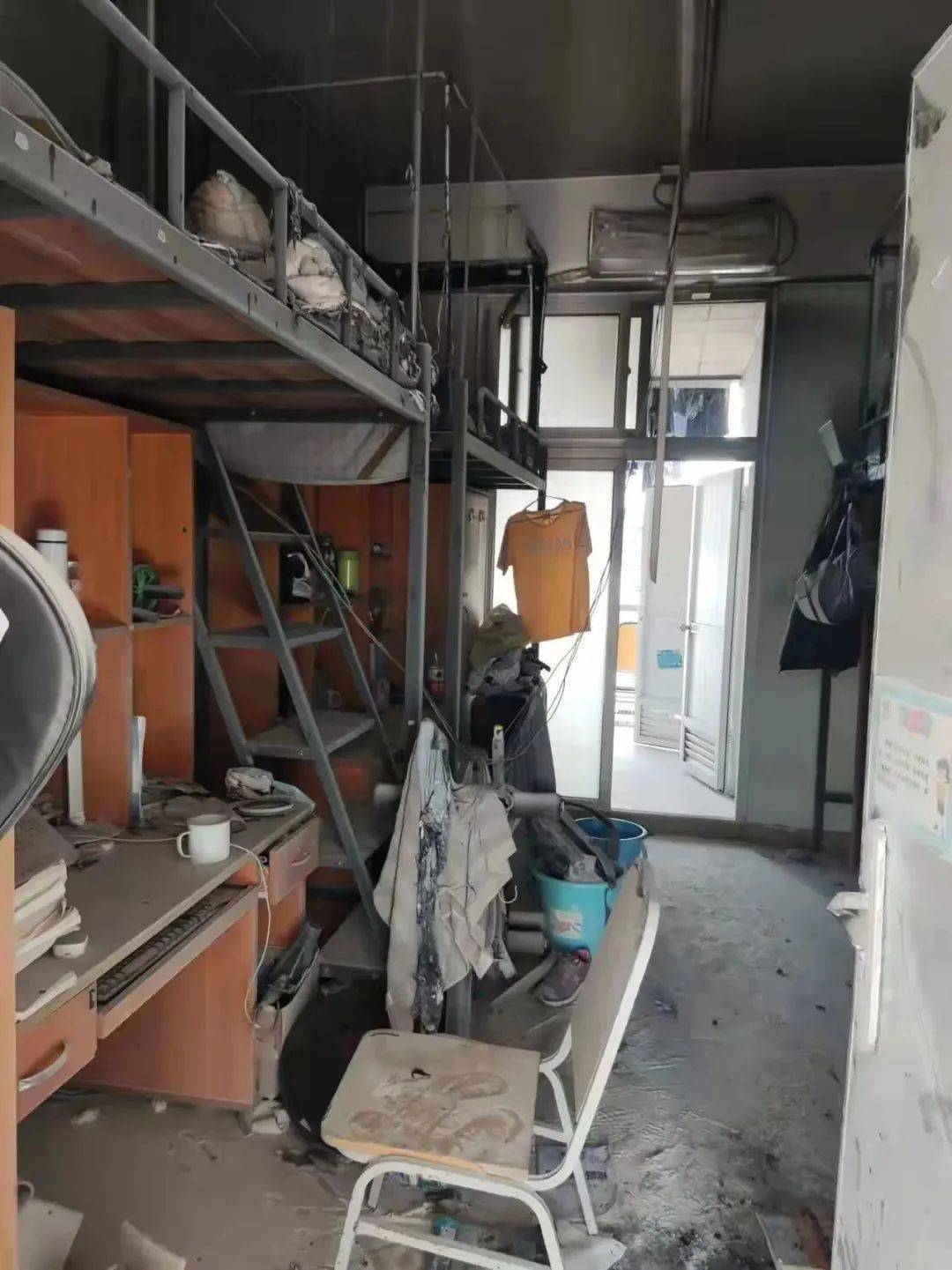 伤亡所幸119消防员及时赶到某宿舍突发起火广中医大学城宿舍k栋下午13