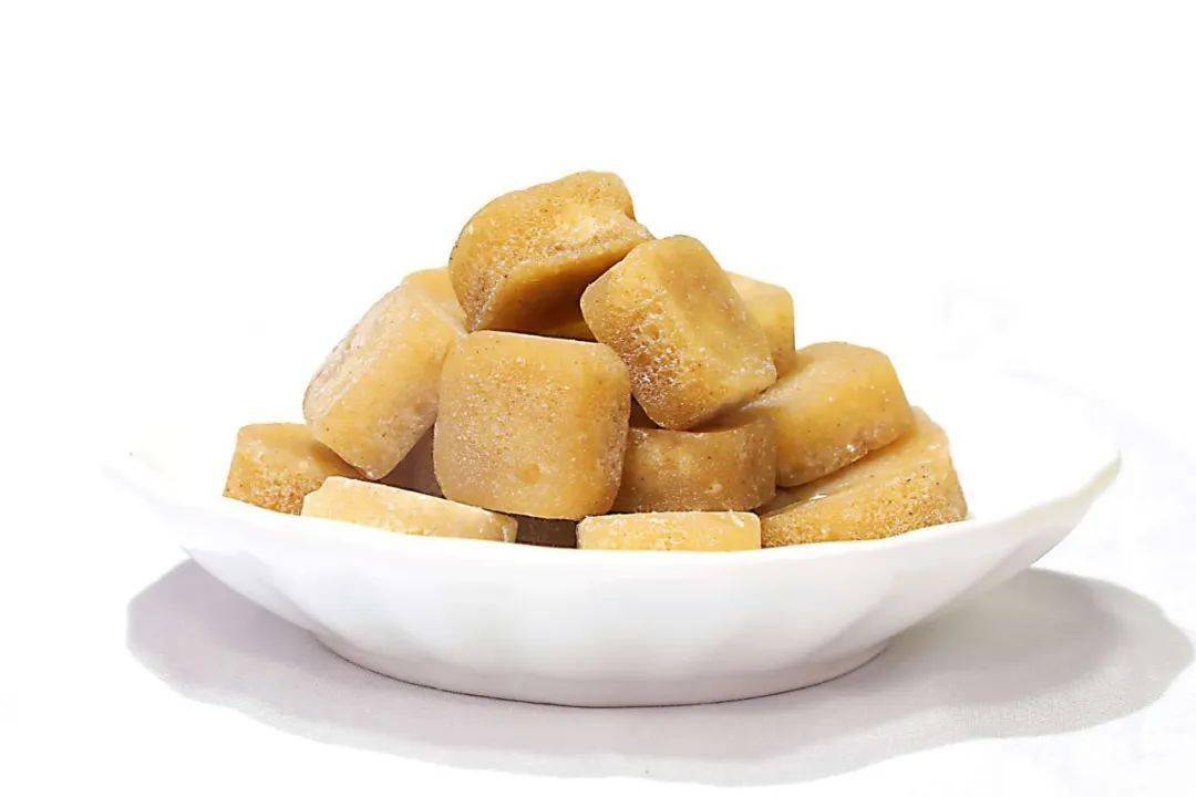 中华老字号带你领略非遗润喉砂板糖大兵黄老北京砂板糖