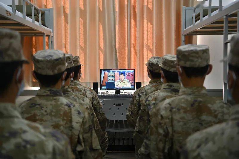 精神之钙按计划进行理论学习我们开始学习充电午休后p m 2:30"拉窗帘