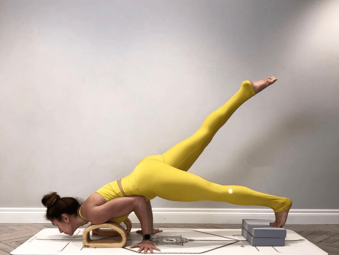 瑜伽进阶者必解锁的孔雀式这样练其实也没那么难