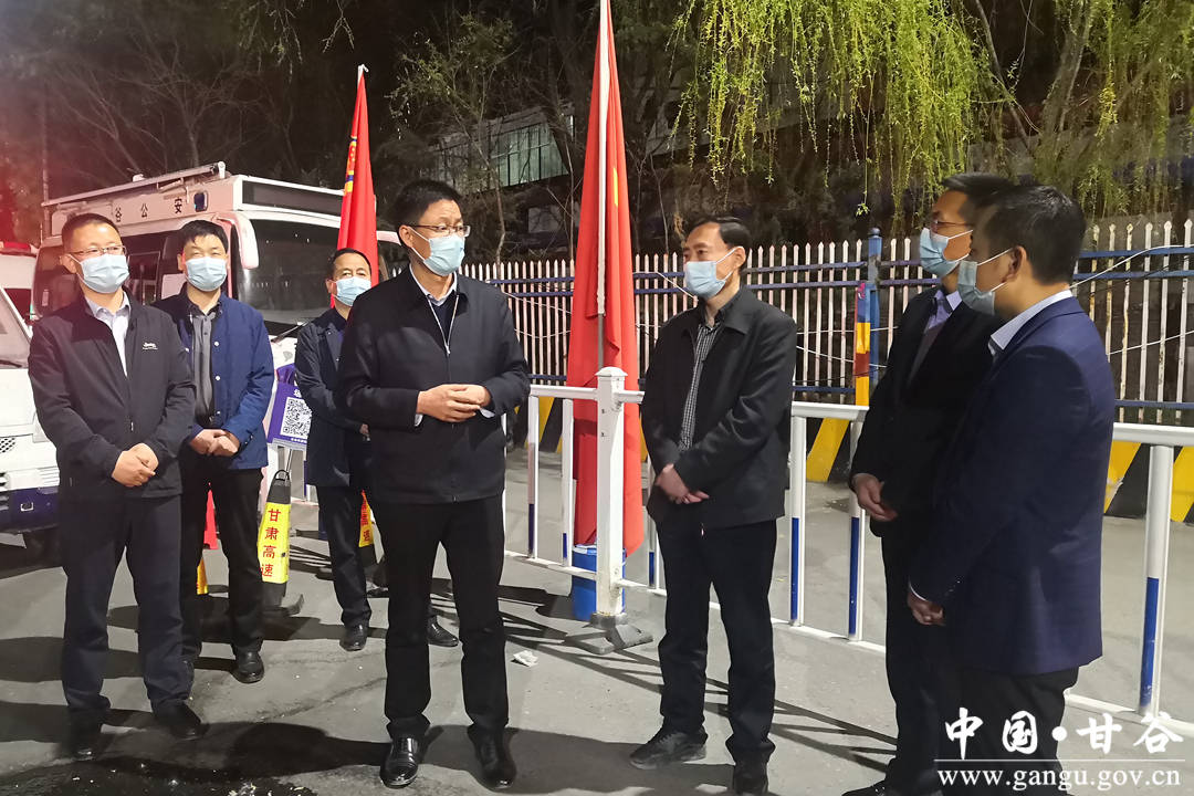 县委常委,政法委书记杜兴,副县长张涛,金辉一同督查.