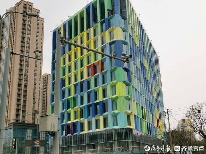 马卡龙色三角大楼现身济南街头,市民感觉"很清新"_建筑_沈女士_大厦