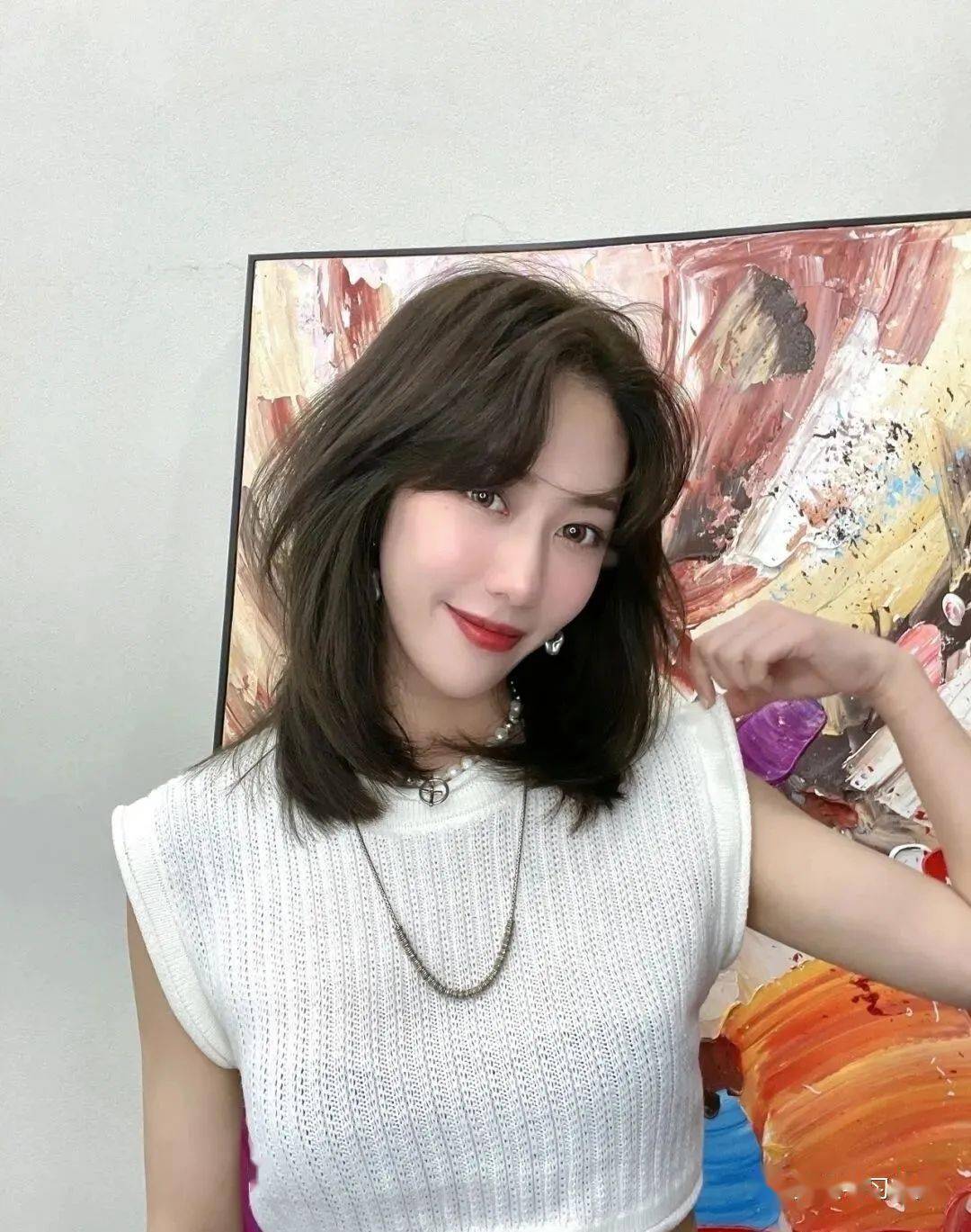 烫过的"卷锁骨发",美呀美呀!_发型_中国_形象