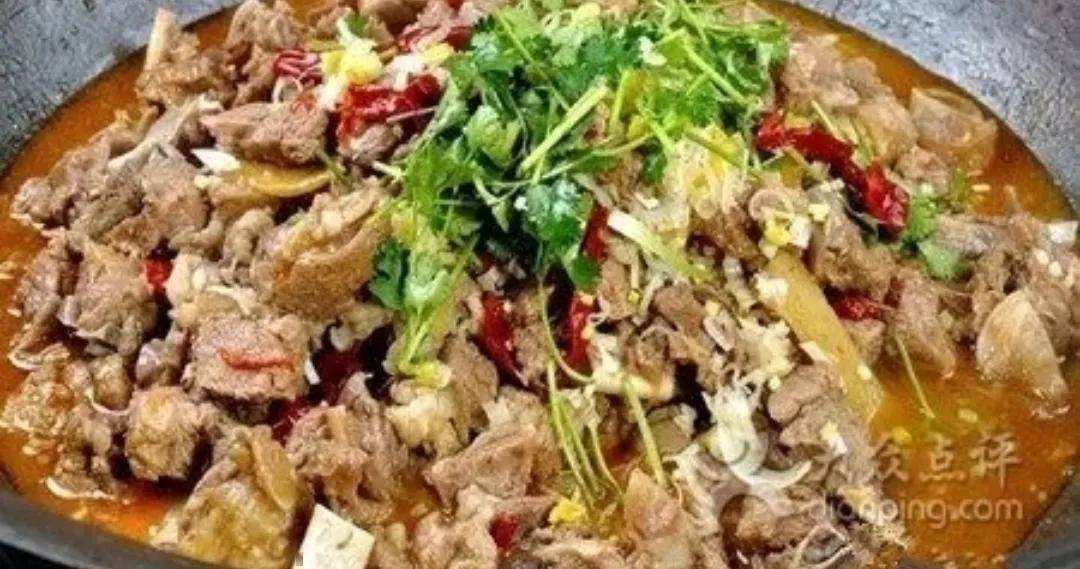 横山:杨桥畔大烩菜,其实我没有在靖边县吃过那个大烩菜,倒是在榆林