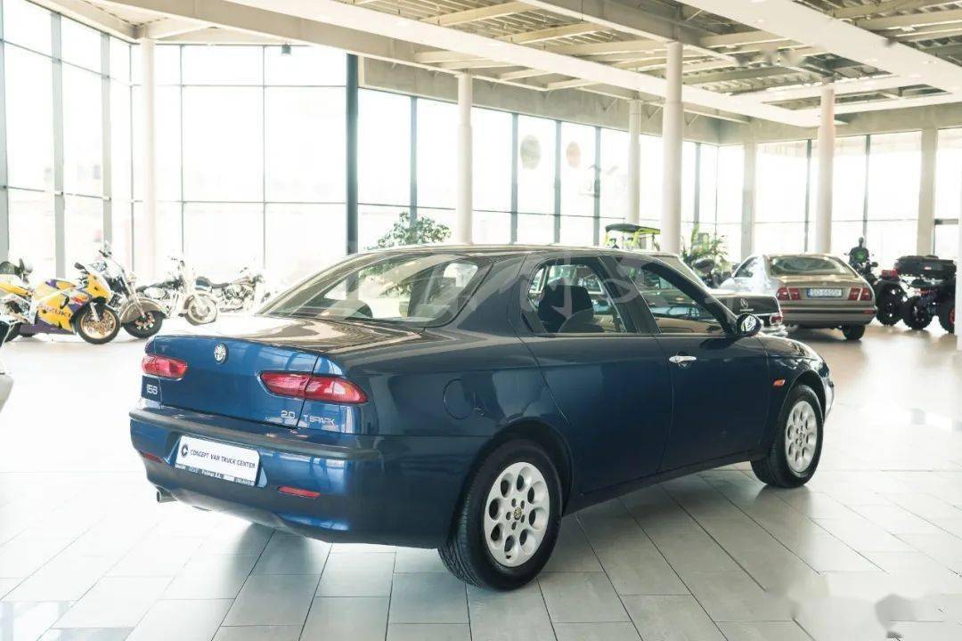 2000年国内市场的一款小众轿车阿尔法罗密欧156