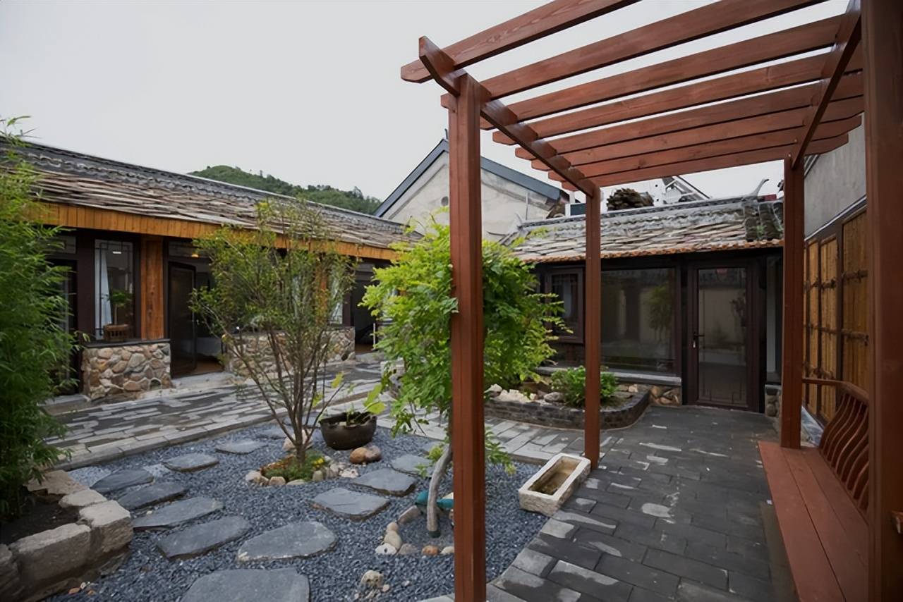 有个中式小院子安排上4种古典花卉尽显中国风范