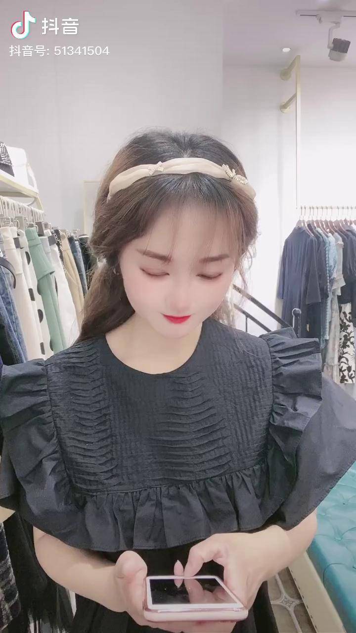 实体店 卖衣服小姐姐 努力的服装人 实体_姐姐_服装_衣服