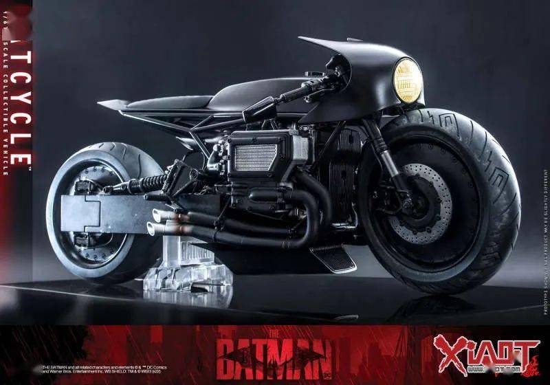 hottoys蝙蝠侠蝙蝠摩托车batcycle16比例收藏载具